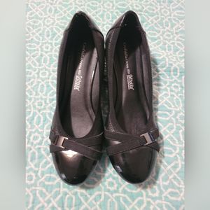 Women's low wedge dress shoes